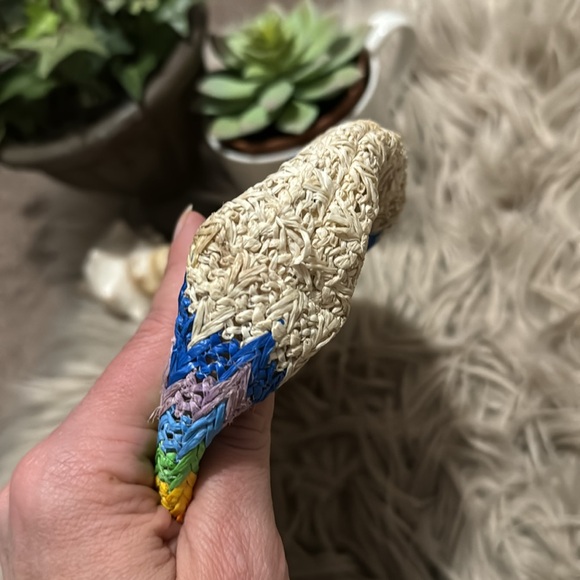 Vintage Woven Clutch-Made in Hong Kong-Wooden Top Closure-Rainbow Exterior - Picture 8 of 17